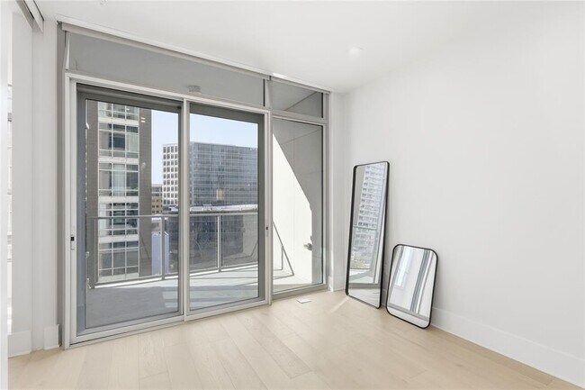 Building Photo - 501 West Ave