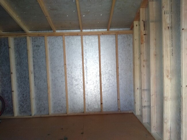 Building Photo - Virginia Village Home New Paint, Carpet, Blinds Backs up to Cherry Creek Trail