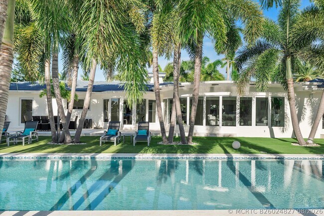 Building Photo - 207 Royal Palm Dr