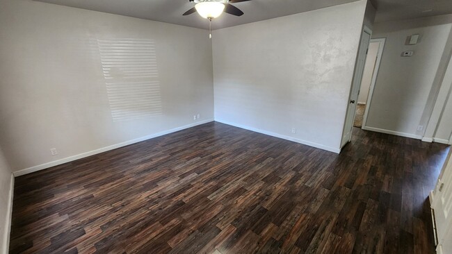 Building Photo - Remodeled 3 bedroom 1 bathroom house in Ed...