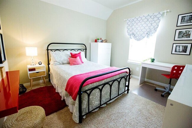 Building Photo - 25630 Foxrun Vista Dr