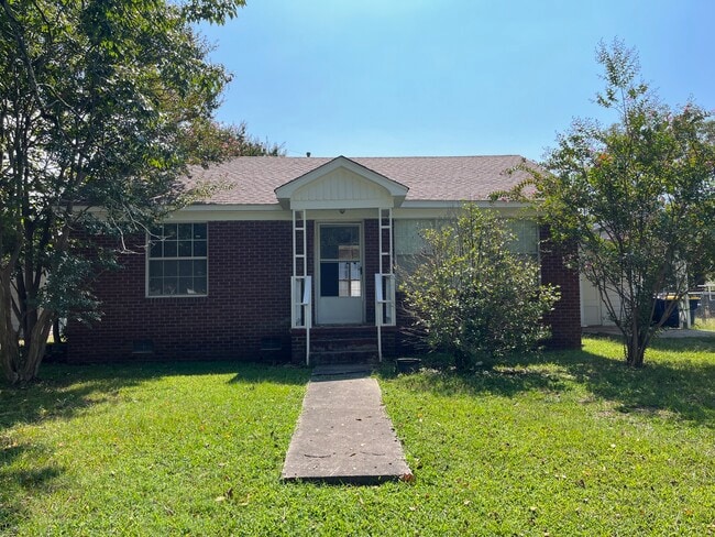 Primary Photo - 409 N Jackson St