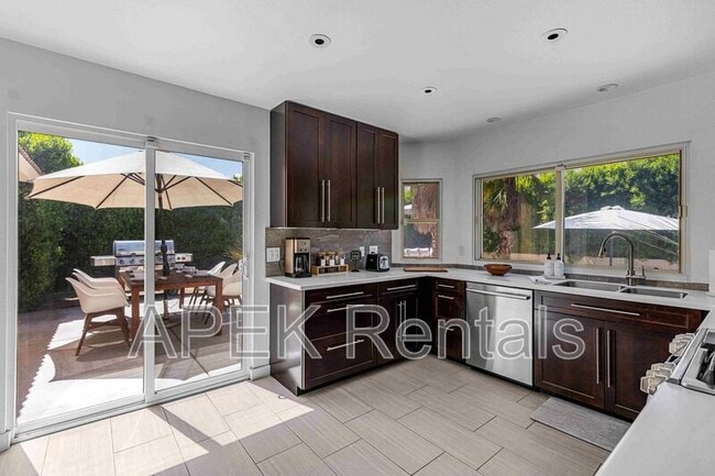 Building Photo - 2355 W Nicola Rd