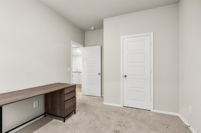 Building Photo - 2637 Shady Cedar Ct