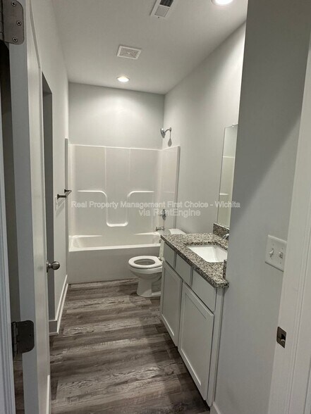 Building Photo - 5472 N Colburn Ct