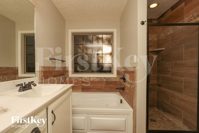 Building Photo - 1412 Freedom Dr