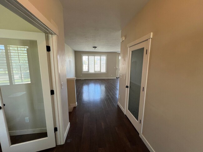 Building Photo - 978 Freedom Point Way