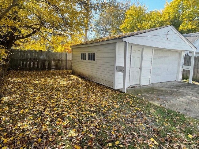 Building Photo - 59 W Harwood Ave