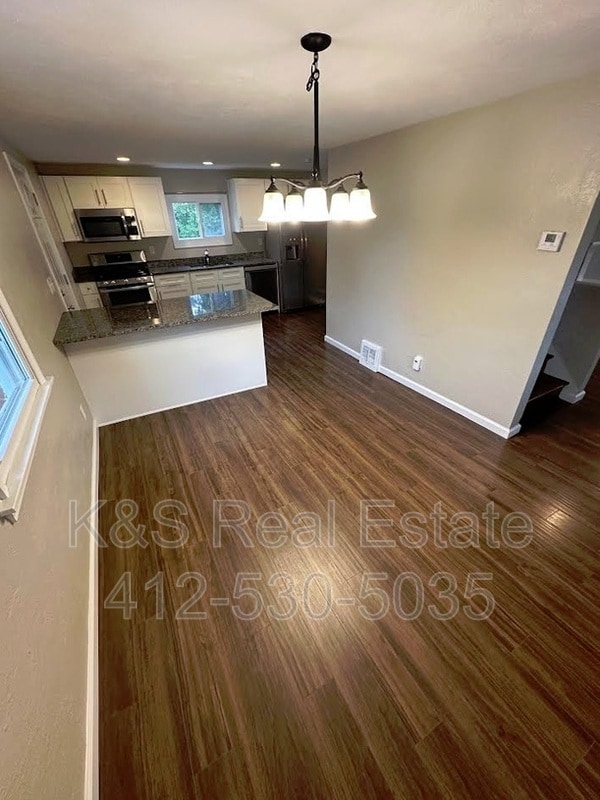 Building Photo - 1701 Lincoln Way