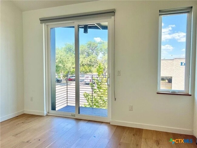 Building Photo - 1903 Dutton Dr