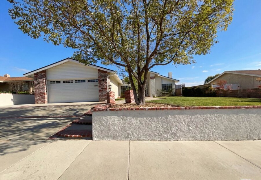 Building Photo - 26842 Palacete Dr