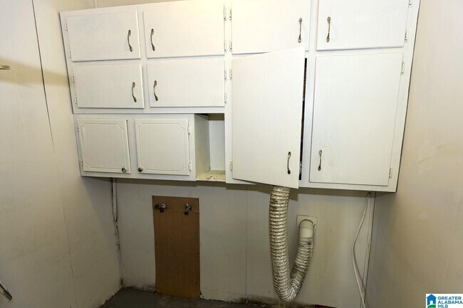 Building Photo - 901 28th Ave NE