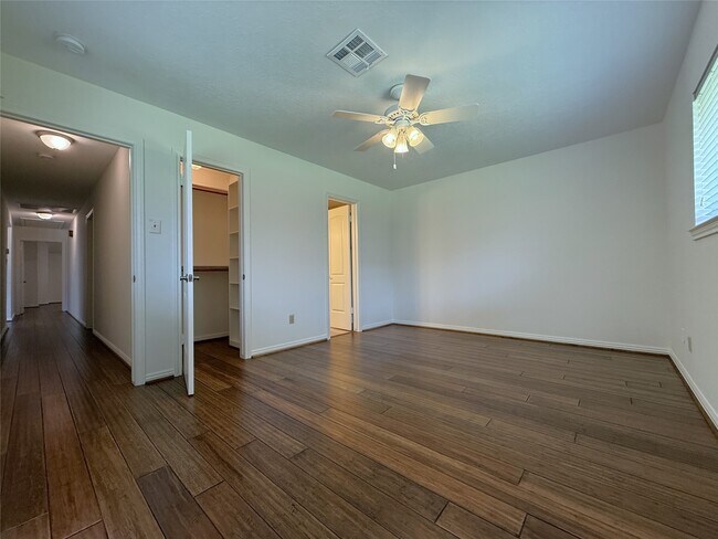 Building Photo - 5007 Shady Nook Ct