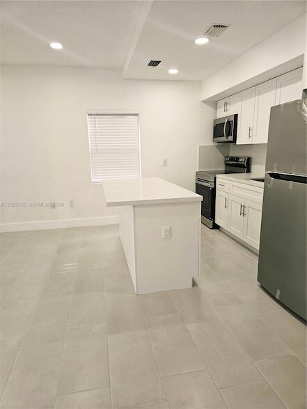 Building Photo - 2756 NW 46th St