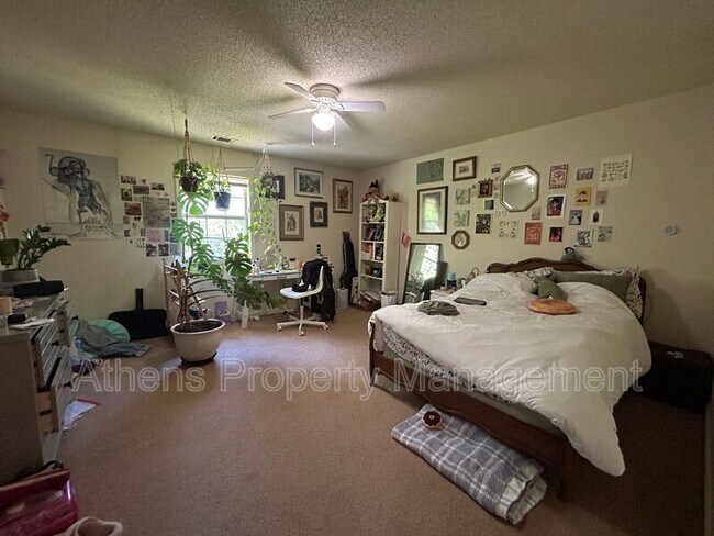 Building Photo - 1824 Cedar Shoals Dr