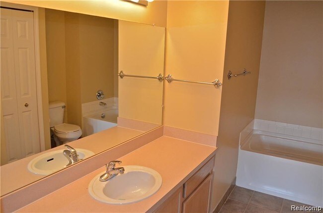 Building Photo - 43513 Pendleton Cir