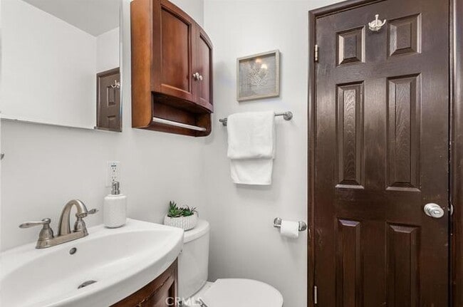 Building Photo - 6903 Henrilee St