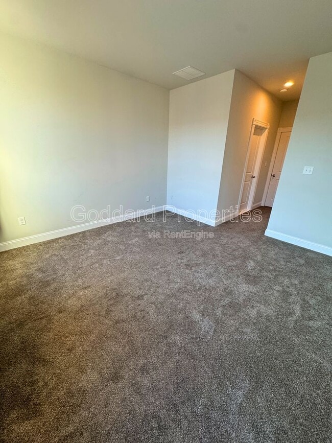 Building Photo - 842 N Patterson Park Ave