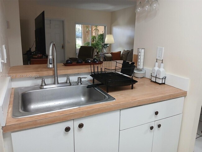 Building Photo - 15659 SW 73rd Cir Terrace