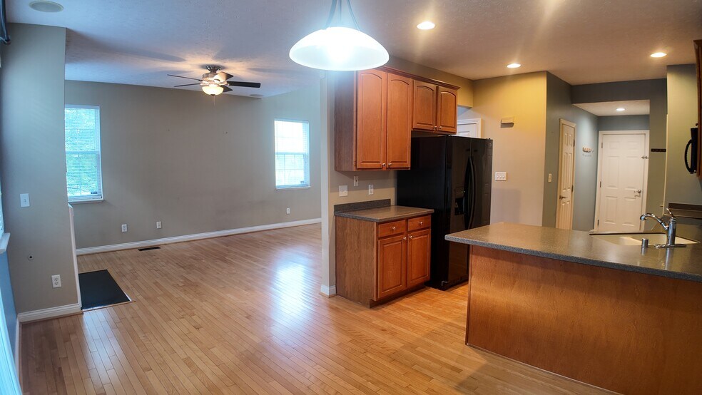 Building Photo - 3505 Thorngate Dr