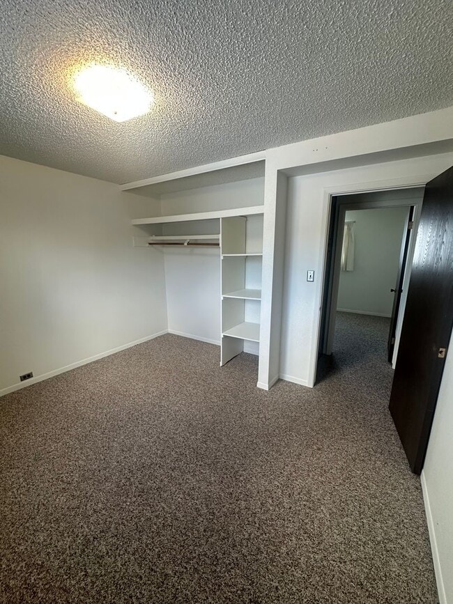 Building Photo - Charming unit in Kalispell Duplex