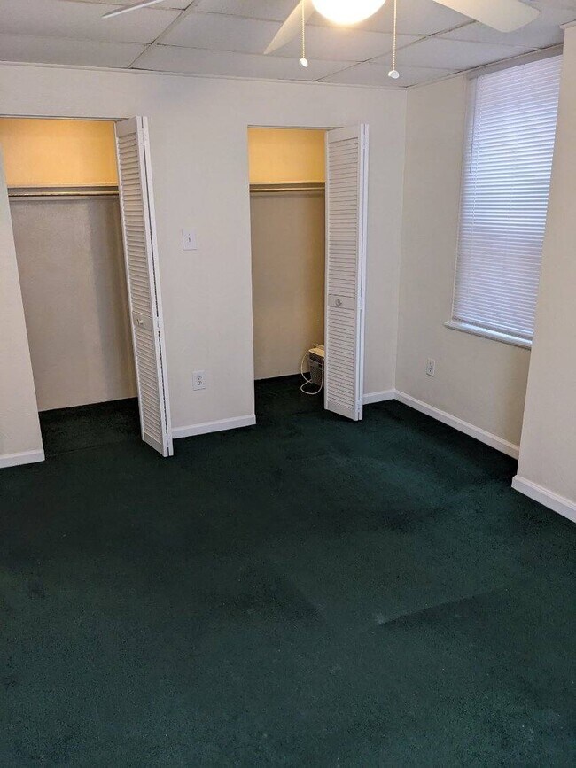 Building Photo - 337 E 10th Ave