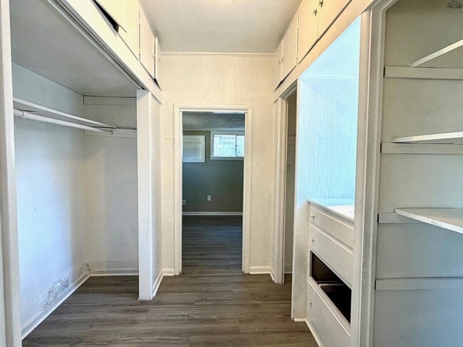 Building Photo - 2213 Bridwell St