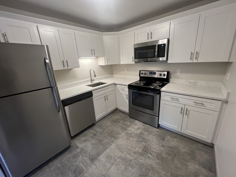 Building Photo - Brafferton Square Apartments