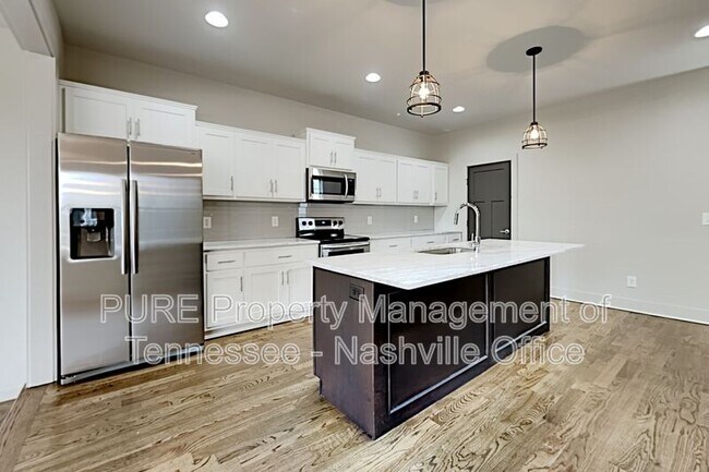 Building Photo - 634B Vernon Ave