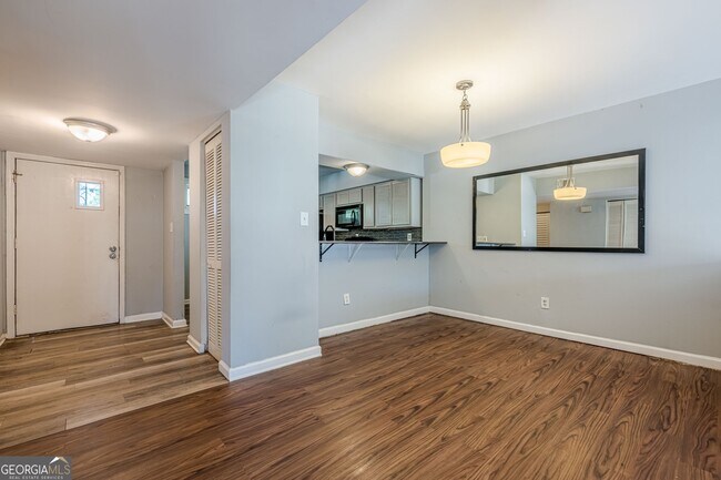 Building Photo - 2016 Oak Park Ln