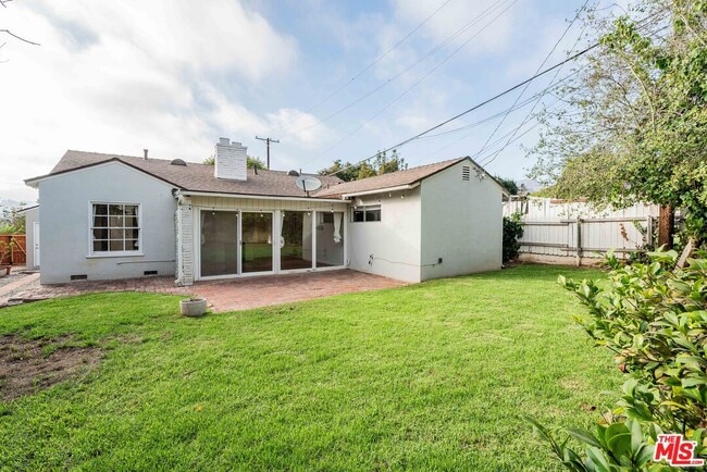 Building Photo - 574 N Almar Ave