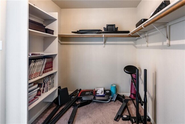 Building Photo - 107 Creston St