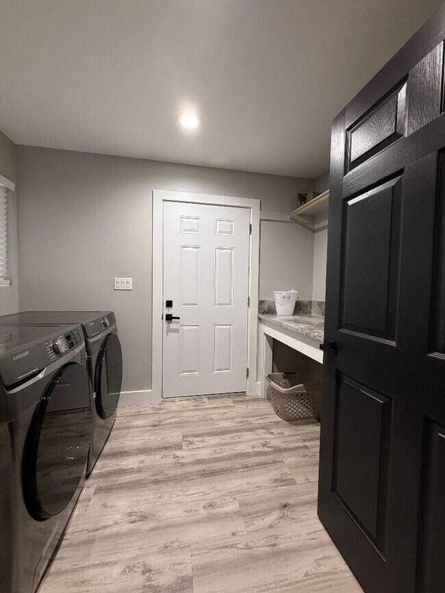 Building Photo - 3 Bedroom Unit in Keaau