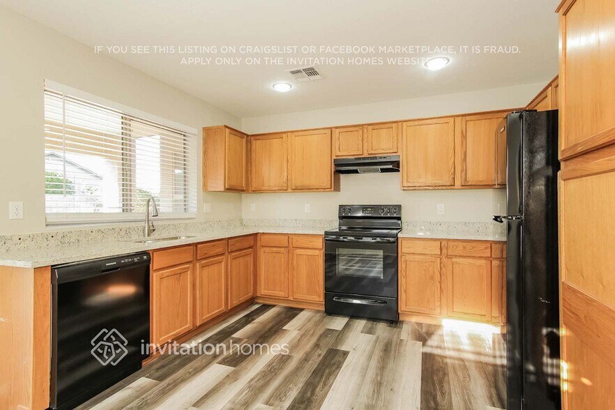 Building Photo - 16215 Los Coyotes St
