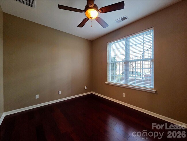 Building Photo - 1114 Drayton Ct