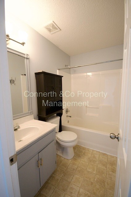Building Photo - 3766 Bret Dr