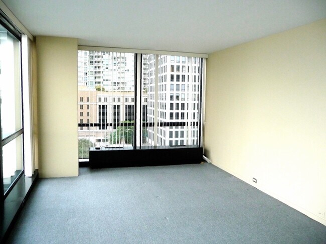 Building Photo - 900 N Lake Shore Dr