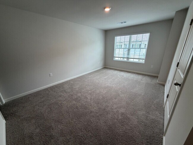 Building Photo - 3 Bedrooms, 2.5 Bathrooms - Townhome in Armuchee!