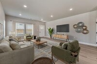Building Photo - 1541 Sophia Ave