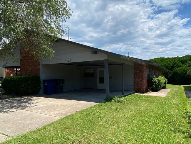 Building Photo - 4723 S Granite Pl