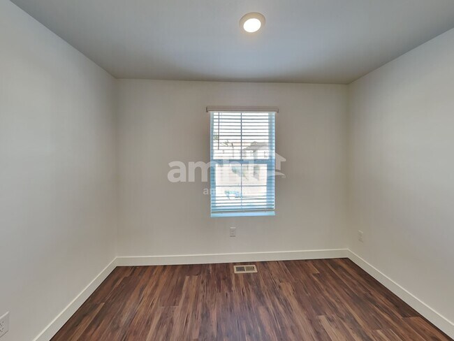 Building Photo - 4922 86th Ave NE