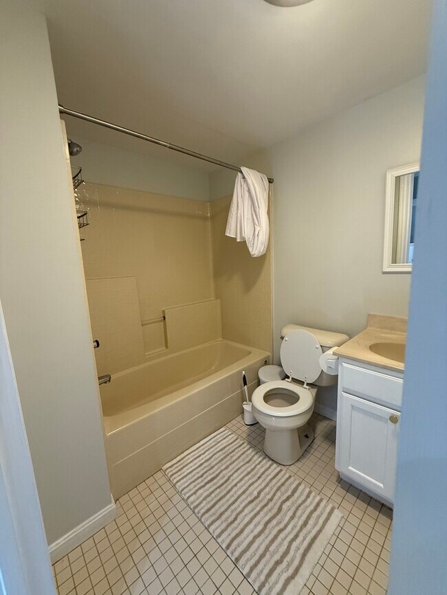 Building Photo - Single Family