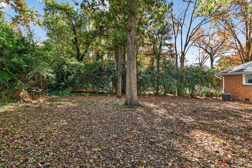 Building Photo - 517 Cooper Rd