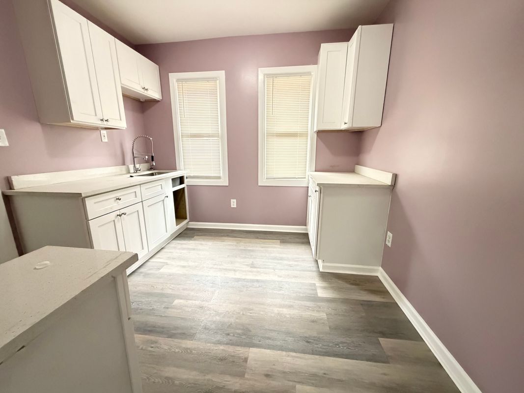 Building Photo - 3259 Cortland St