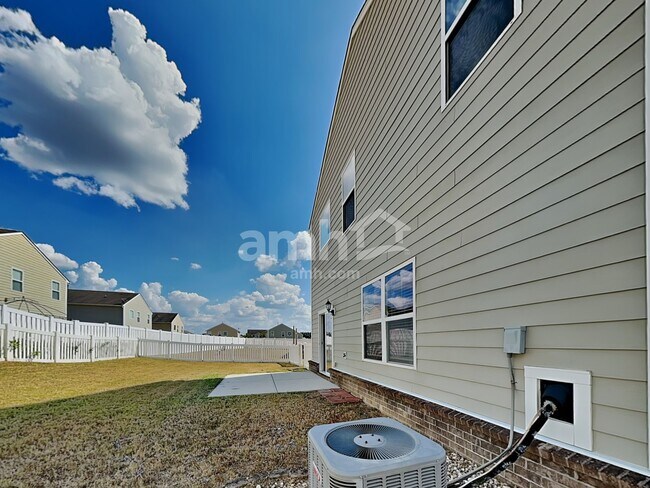 Building Photo - 2010 Blue Stream Ln