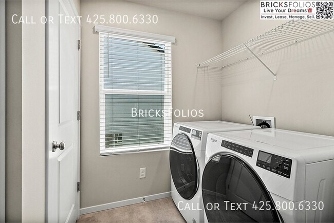Building Photo - Exceptional Bremerton Home with Easy Acces...