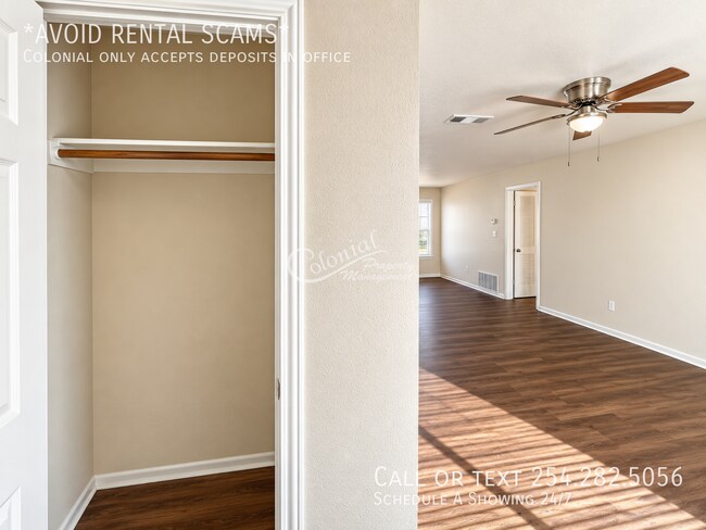 Building Photo - 405 S Amy Ln