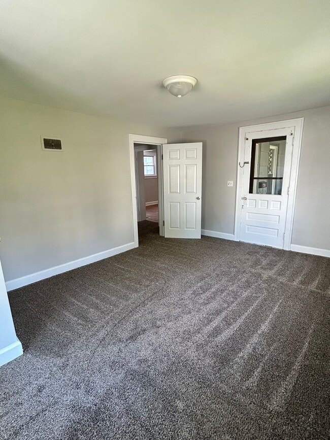 Building Photo - Two bedroom duplex