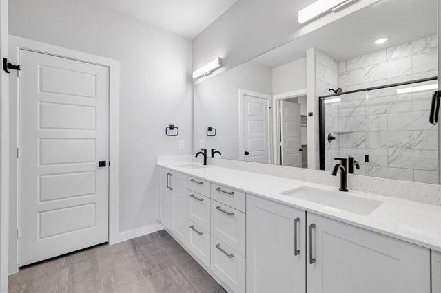 Building Photo - 4011 Clovis St