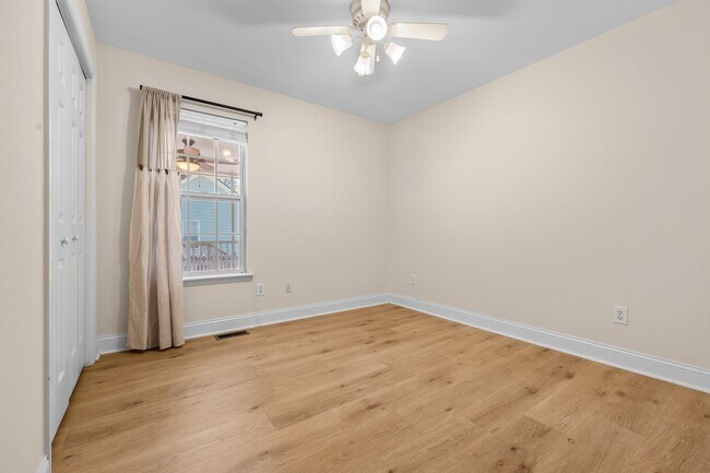 Building Photo - 5703 Stardust Dr